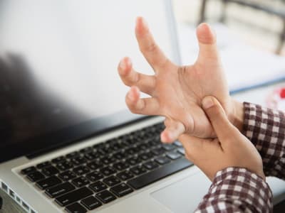 Painful right hand after overuse of a keyboard